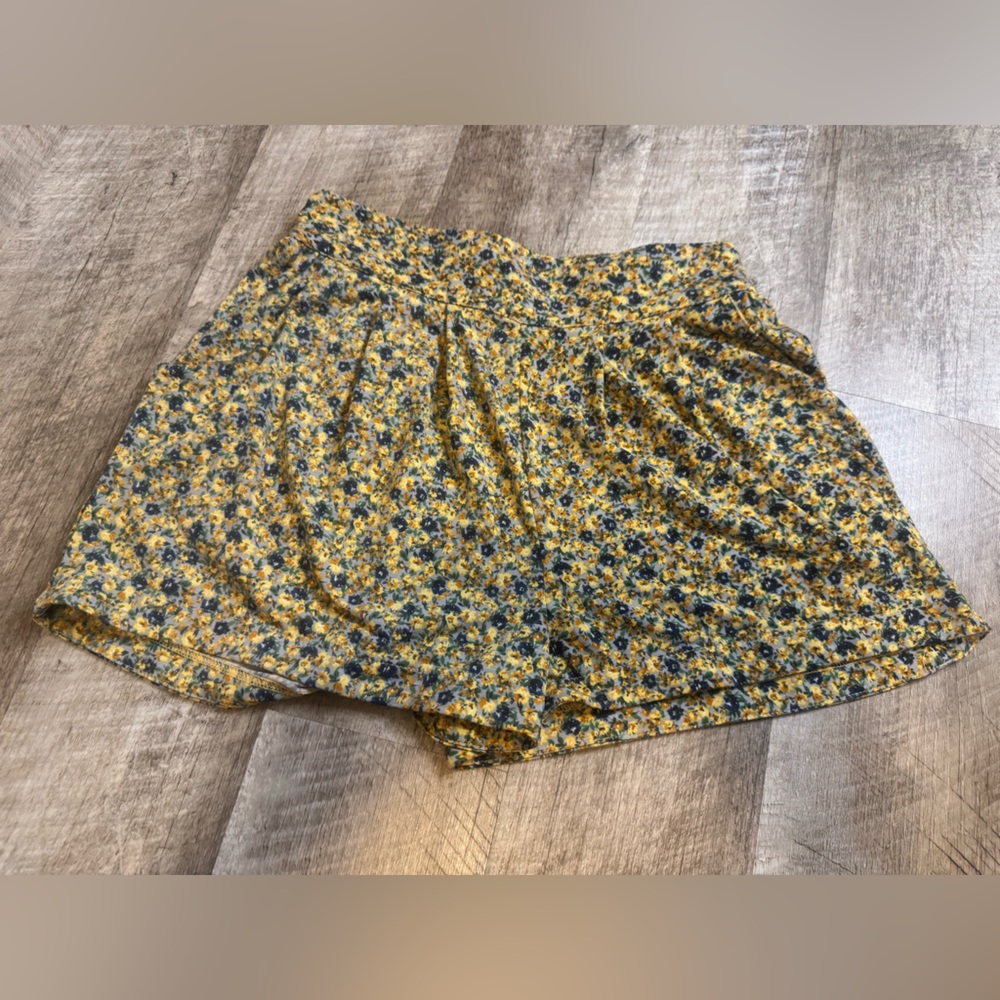 Forever 21 size SMALL yellow. Cotton shorts w blue flowers, pockets